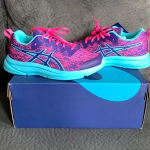 ASICS Soulyte GS sneakers. BNIB. Size 4.